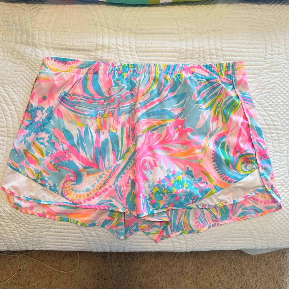 Lilly Pulitzer Ocean Trail Luxletic shorts size xl